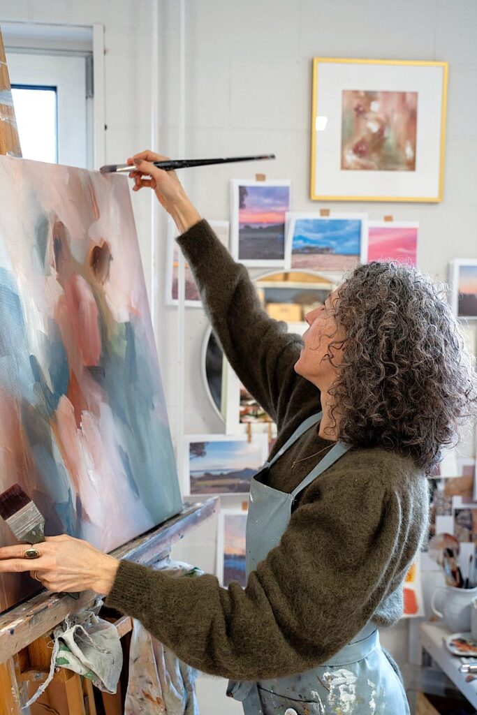 artworkbymadelon in atelier in Amersfoort schilderij kunst op maat
